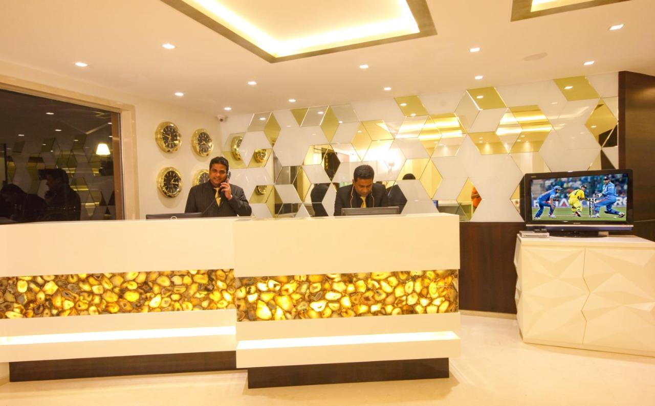 Hotel Supreme - Cuffe Parade Мумбай Екстериор снимка