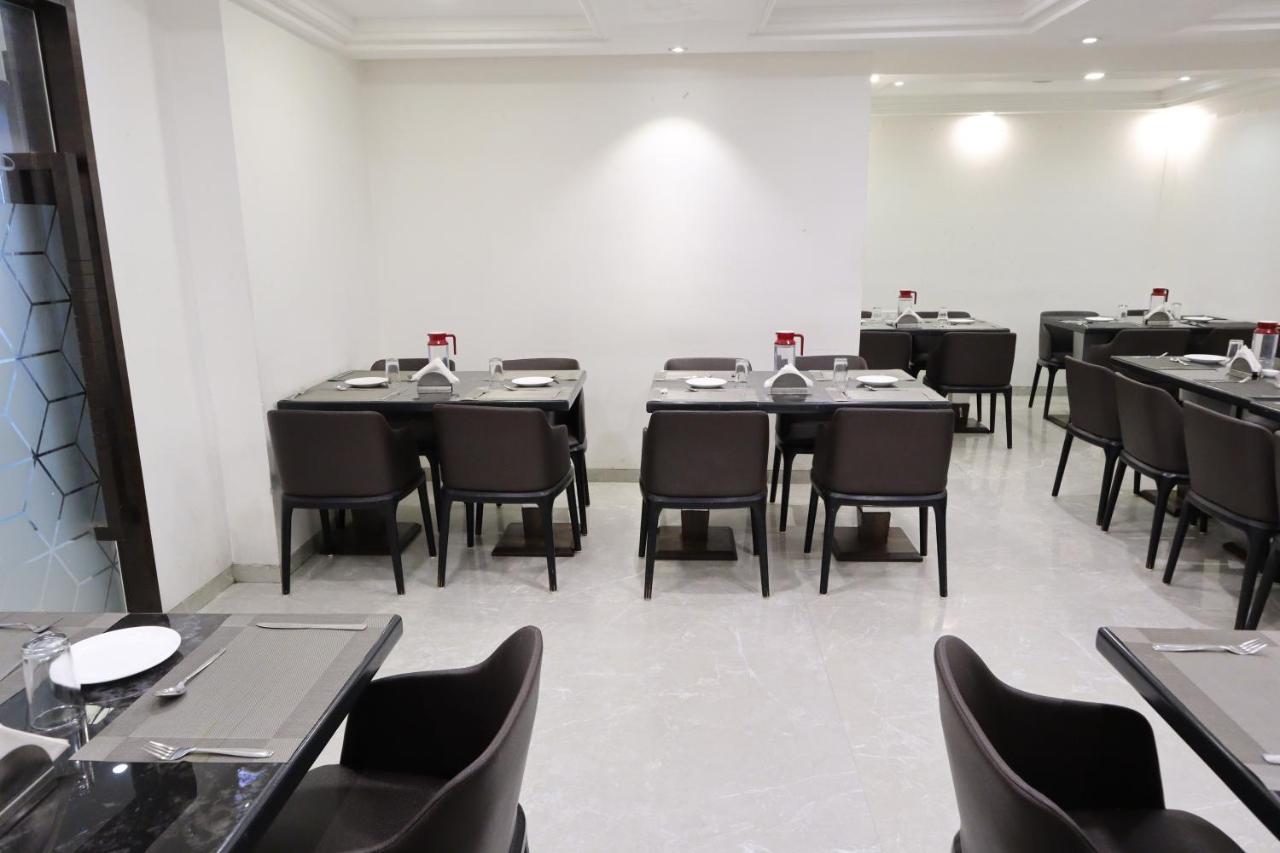 Hotel Supreme - Cuffe Parade Мумбай Екстериор снимка
