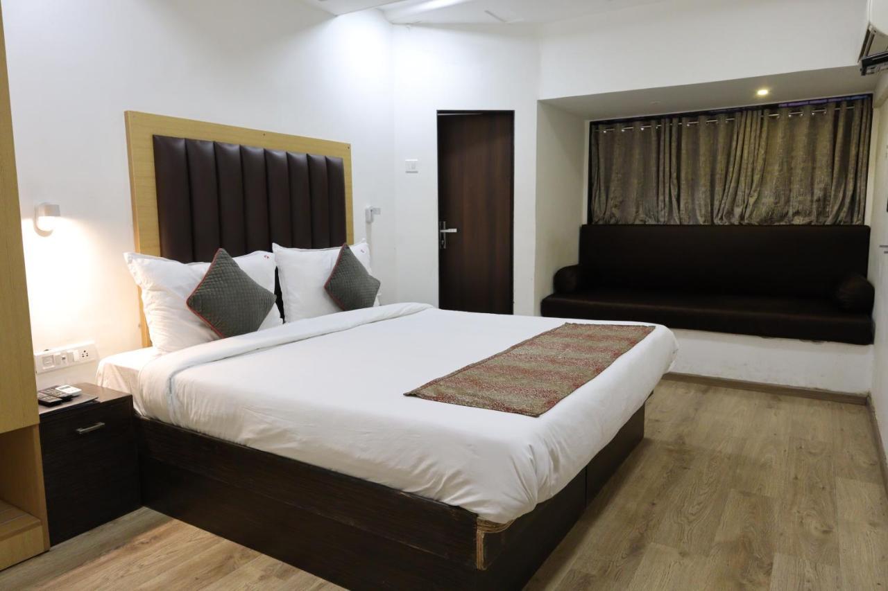 Hotel Supreme - Cuffe Parade Мумбай Екстериор снимка