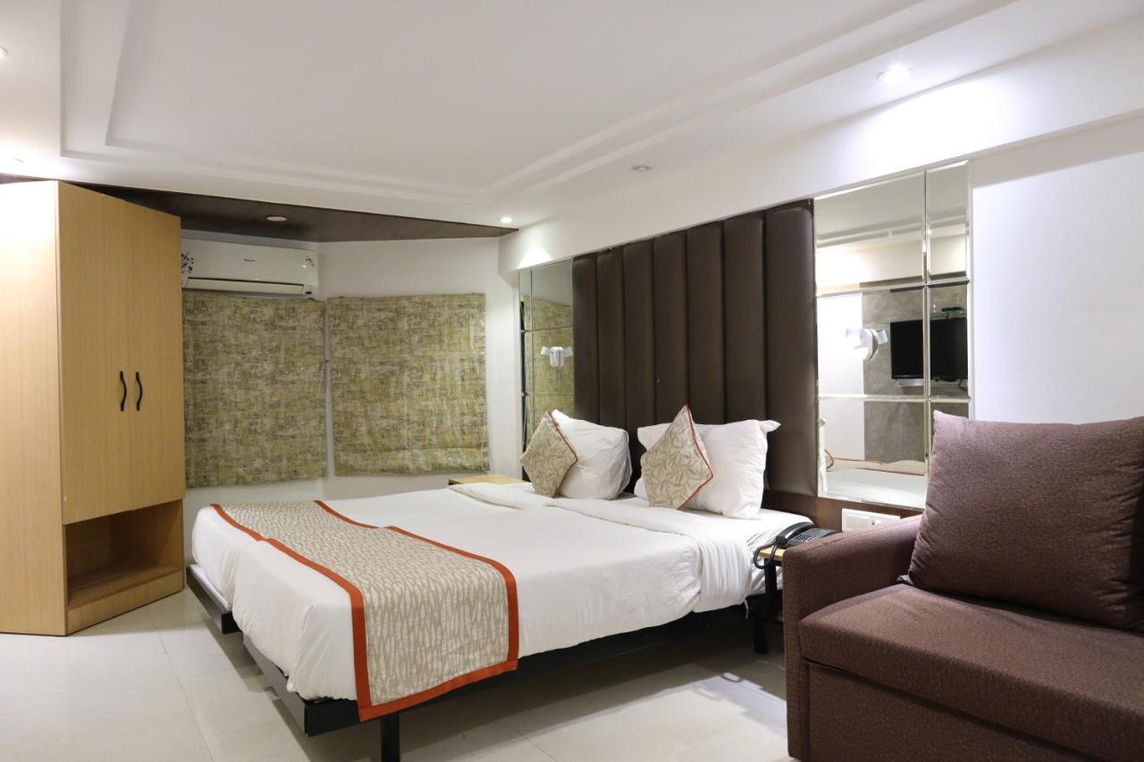 Hotel Supreme - Cuffe Parade Мумбай Екстериор снимка