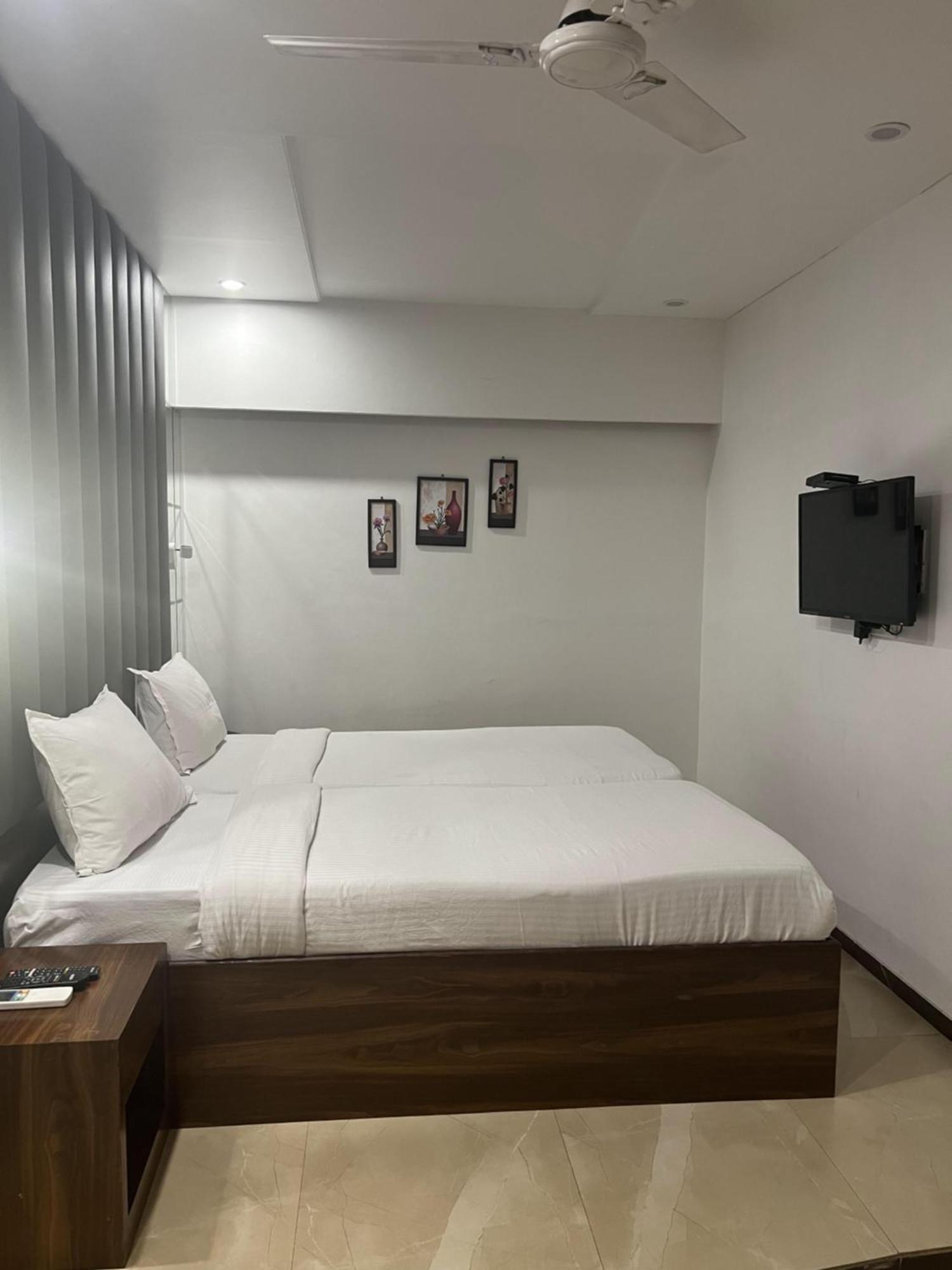 Hotel Supreme - Cuffe Parade Мумбай Екстериор снимка