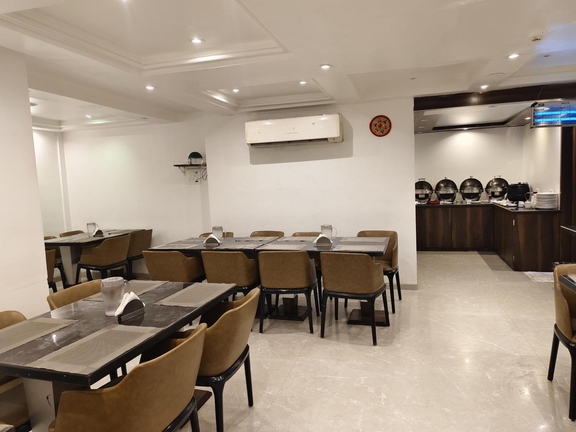 Hotel Supreme - Cuffe Parade Мумбай Екстериор снимка