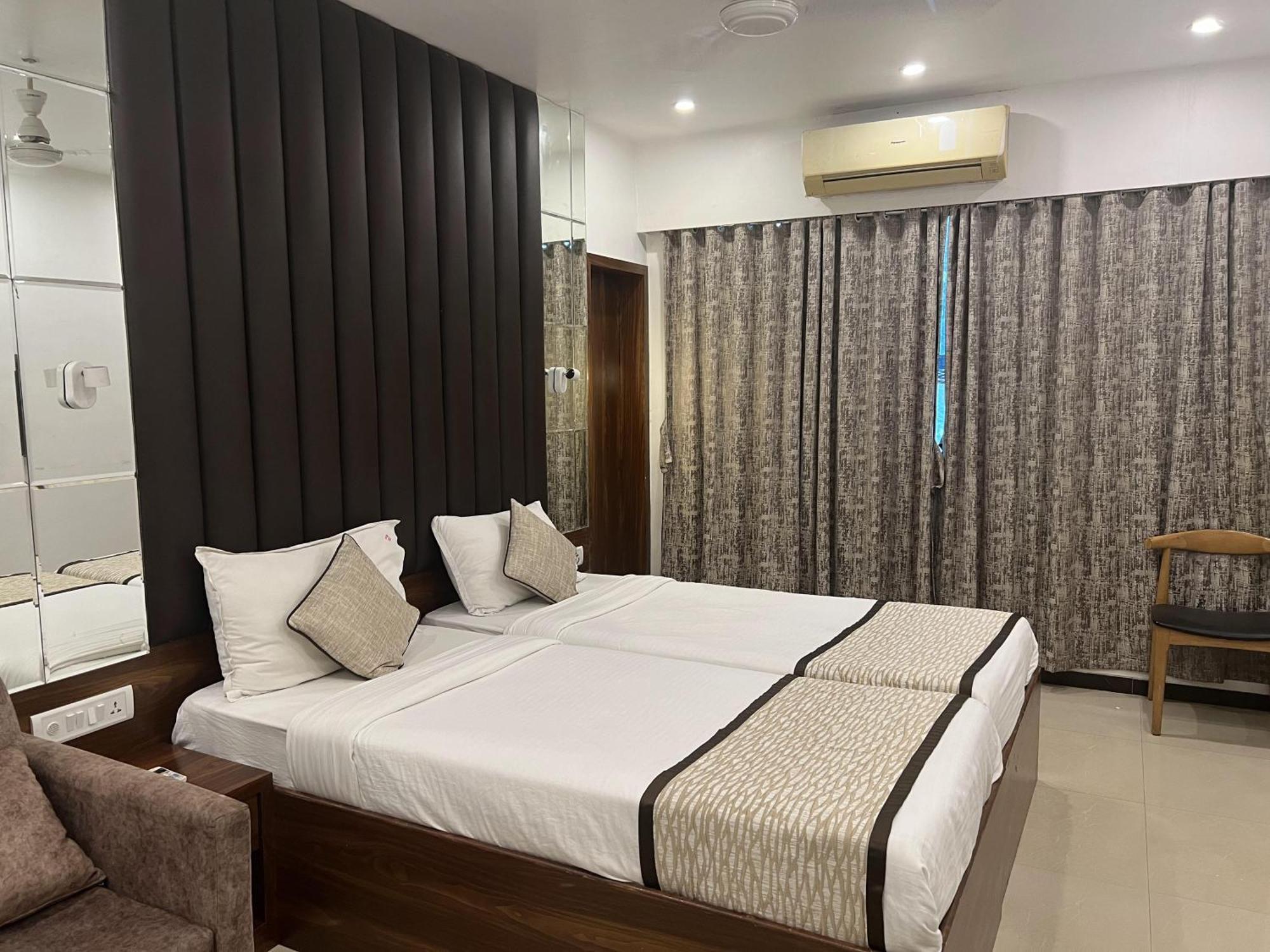 Hotel Supreme - Cuffe Parade Мумбай Екстериор снимка
