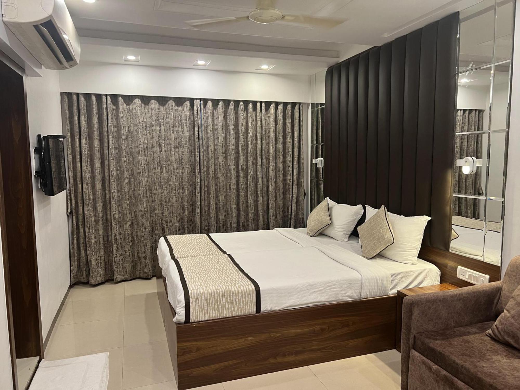 Hotel Supreme - Cuffe Parade Мумбай Екстериор снимка