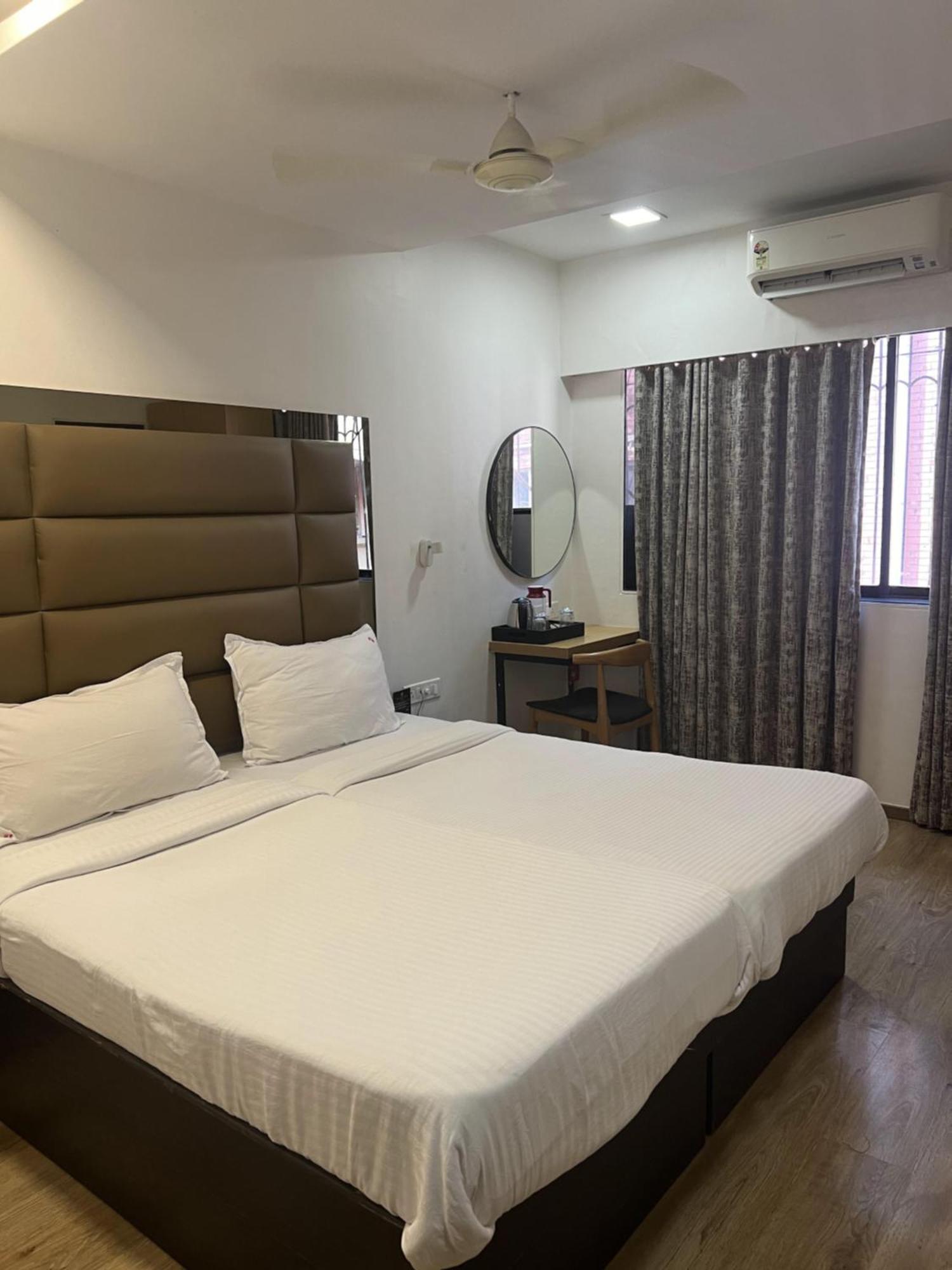 Hotel Supreme - Cuffe Parade Мумбай Екстериор снимка