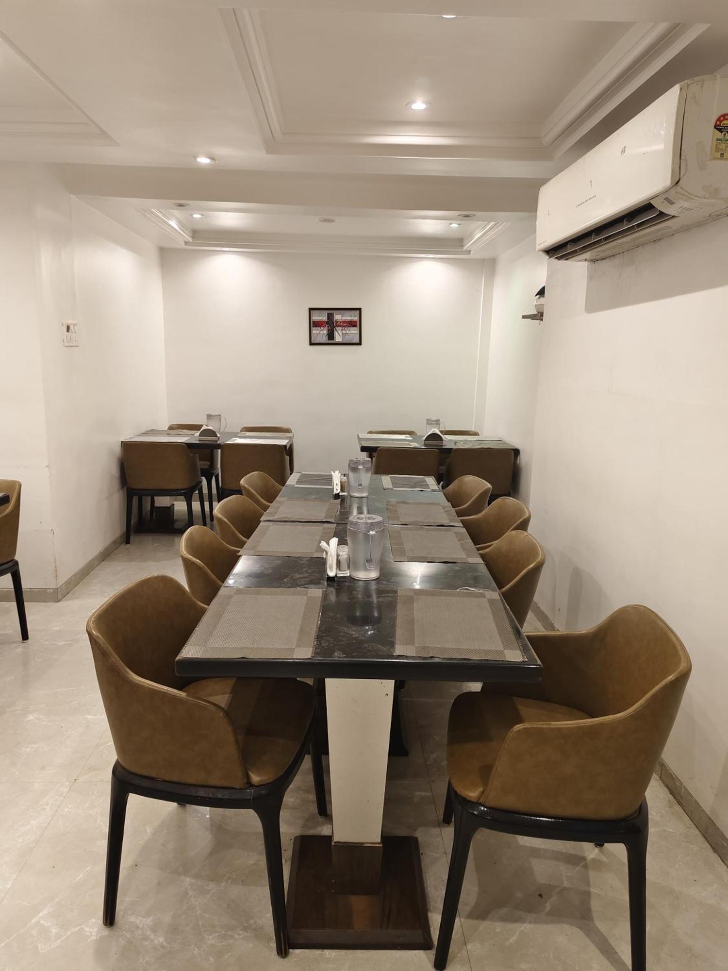 Hotel Supreme - Cuffe Parade Мумбай Екстериор снимка